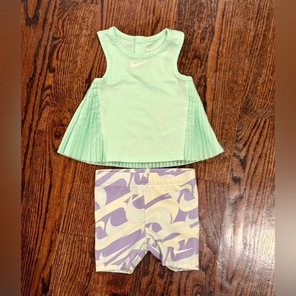 Nike Light Green Tank and Purple Patterned Shorts - Picture 2 of 12